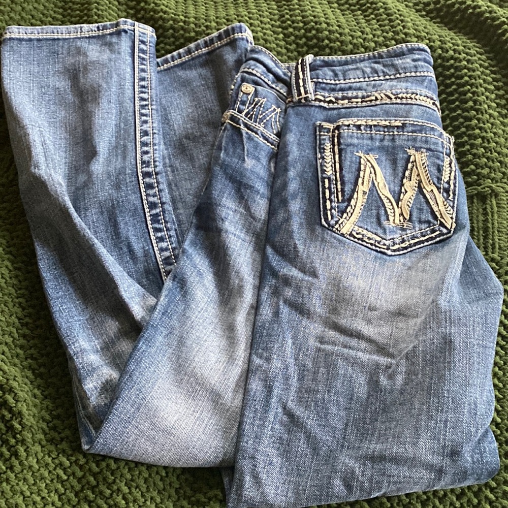 Miss me straight leg jeans semi light wash.